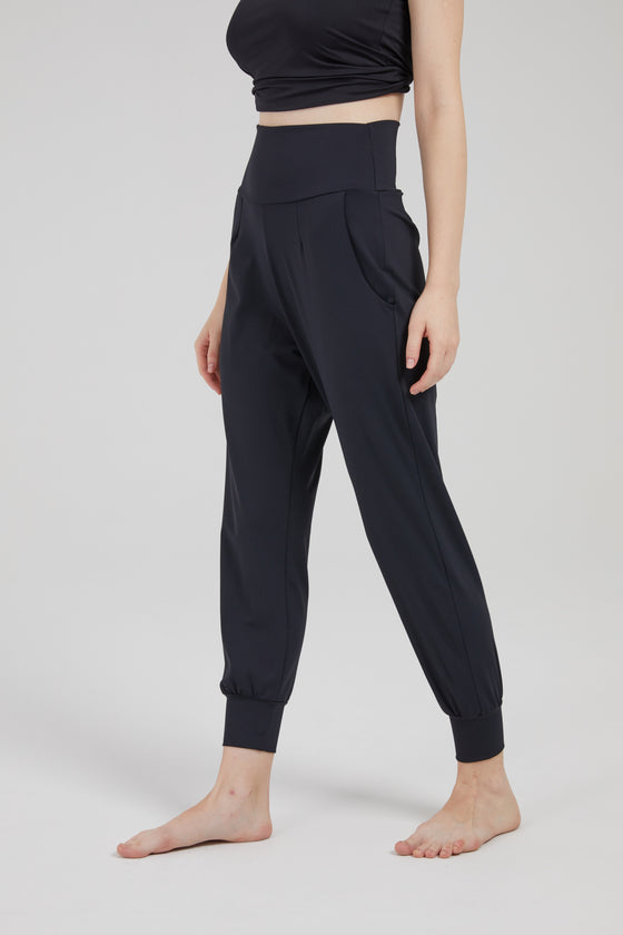 Upright Jogger Pants