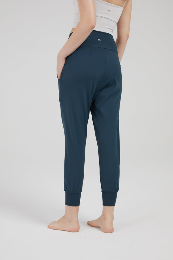 Upright Jogger Pants