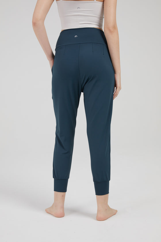 Upright Jogger Pants