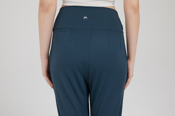 Upright Jogger Pants